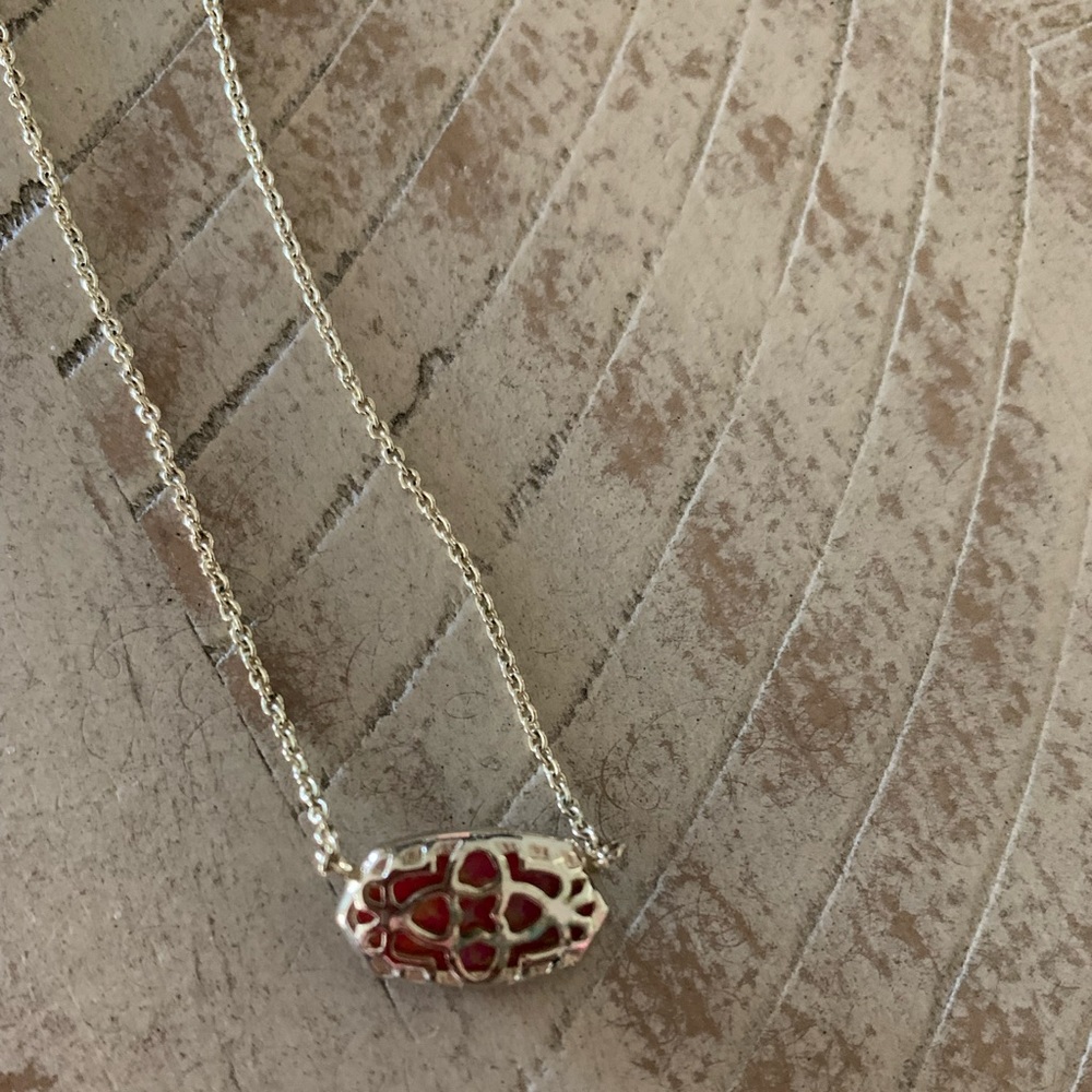 Kendra Scott Fuschia Kyocera Opal Elisa Necklace.  Good Condition.